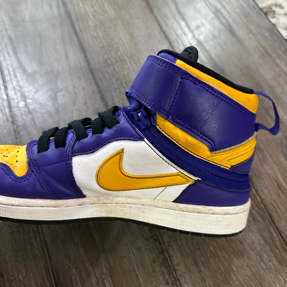 Jordon 1 High Fly Ease Shoes - Picture 10 of 16